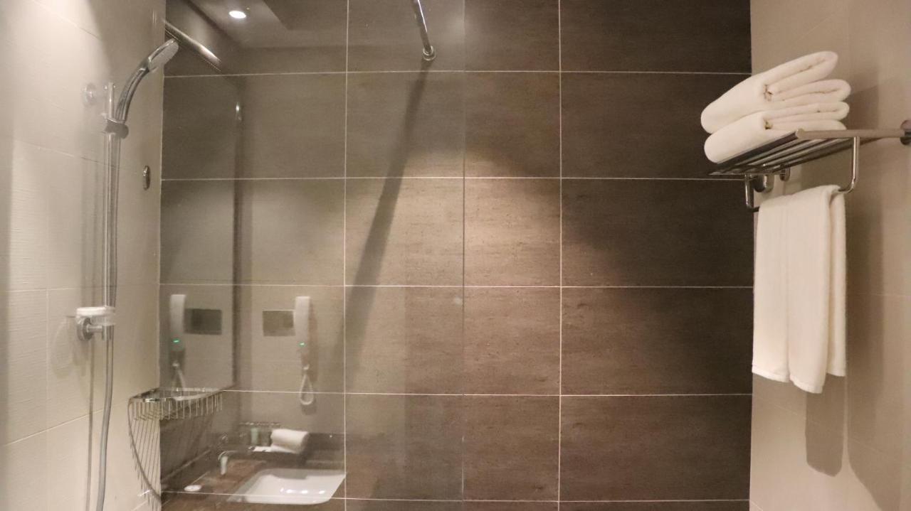 Al Riyadh Hotel Apartments 아부다비 외부 사진