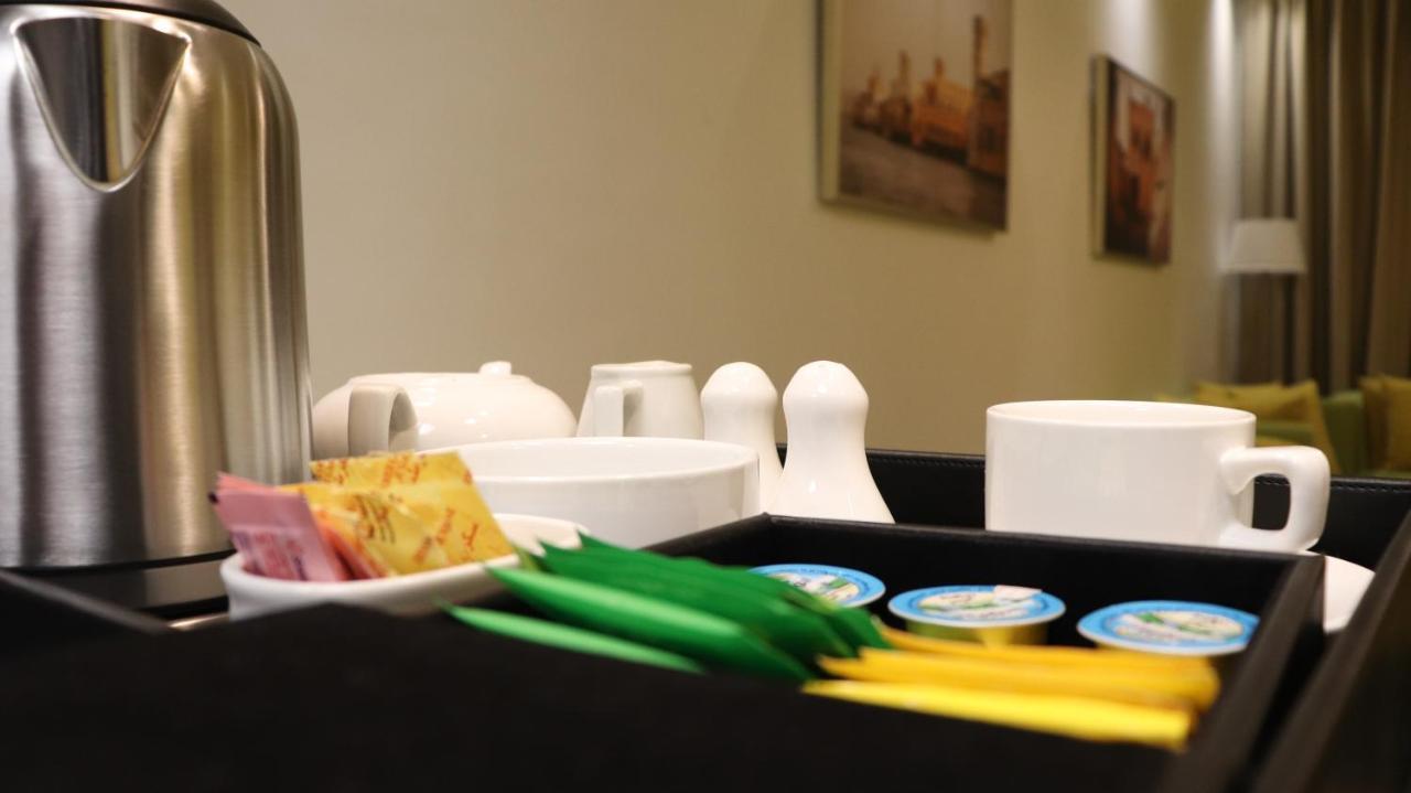 Al Riyadh Hotel Apartments 아부다비 외부 사진